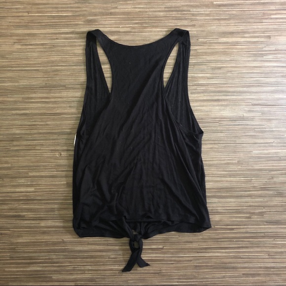 Shelly black tank top with heart patch - Picture 2 of 5